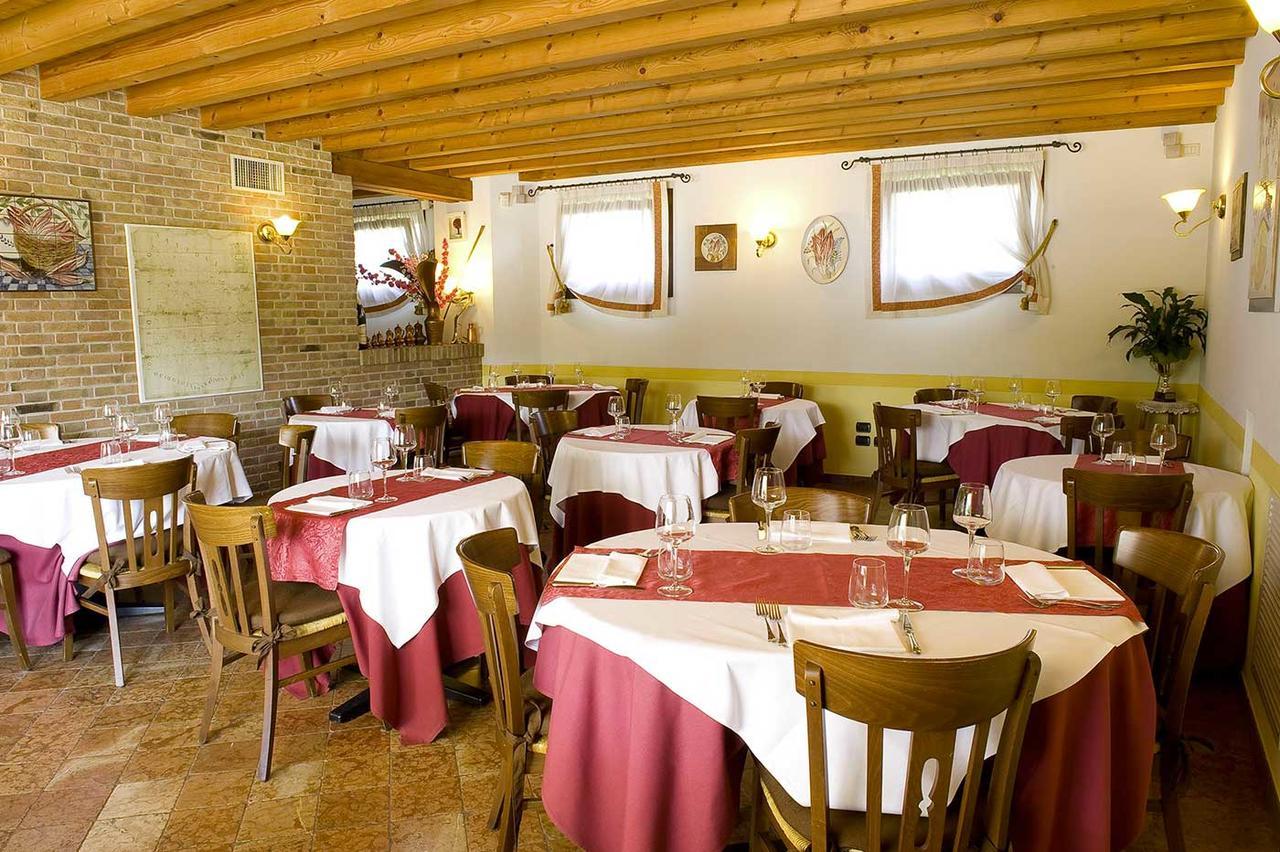 Osteria Alla Pasina Dosson Eksteriør billede