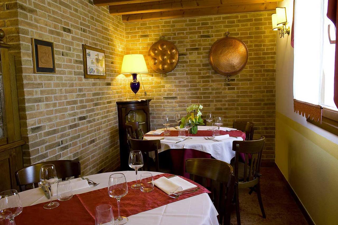 Osteria Alla Pasina Dosson Eksteriør billede